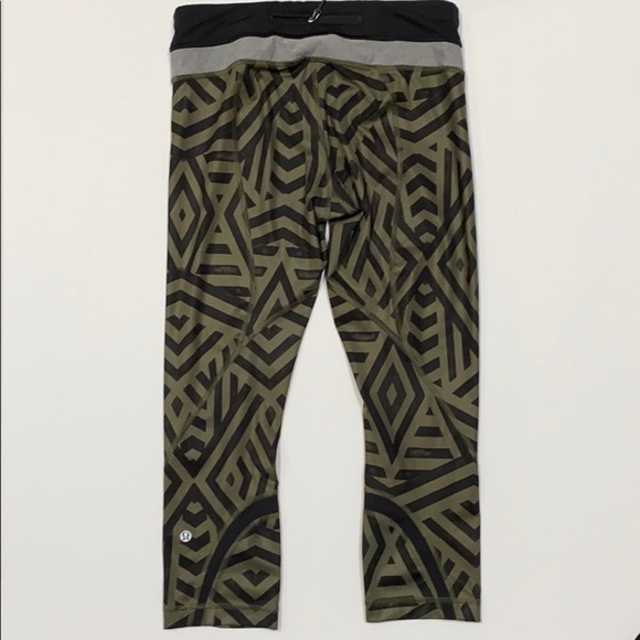 Lululemon Run: Inspire Crop II Full-On Luxtreme in Chevron Shuffle - Picture 11 of 14